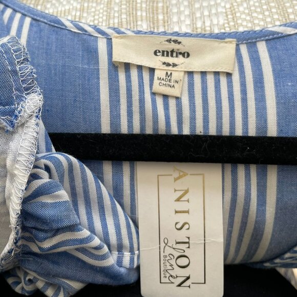 NWT--Entro wrap dress - Picture 5 of 5